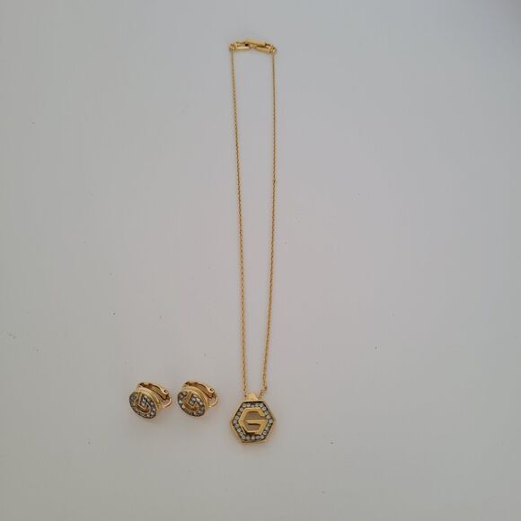 GIVENCHY G Vintage Rhinestones Gold Pendant Necklace Chain Clip On Earrings Set - Picture 2 of 11